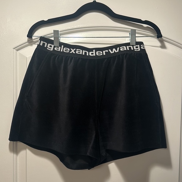 T By Alexander Wang Logo Elastic-Waistband Corduroy Shorts - Picture 5 of 6